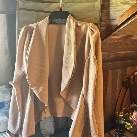 Fashion Nova Jackets & Blazers - Fashion Nova Tan Open-Front Blazer – Size Large